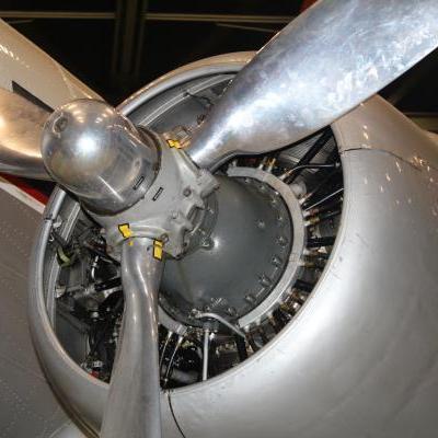 Oude vliegtuigmotor