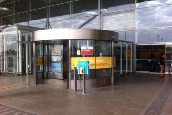 Staatssecretaris Dijkhoff bepleit een veiliger internet door meer samenwerking