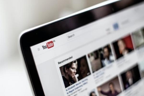 YouTube YouTube