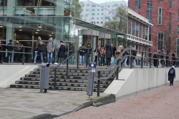 Is er nu sprake van een minimumtarief voor zzp-ers of niet?