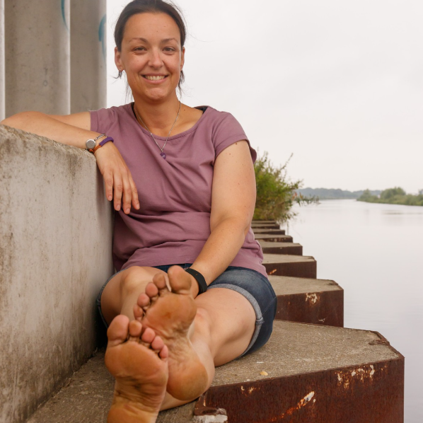 Afbeelding van Zonder moeten op blote voeten  Rouw en verlies coaching 