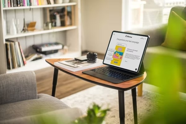 Laptop met informatie