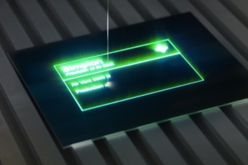 Ontdek de veelzijdige wereld van lasermachines voor lasergraveren en -snijden kunststof