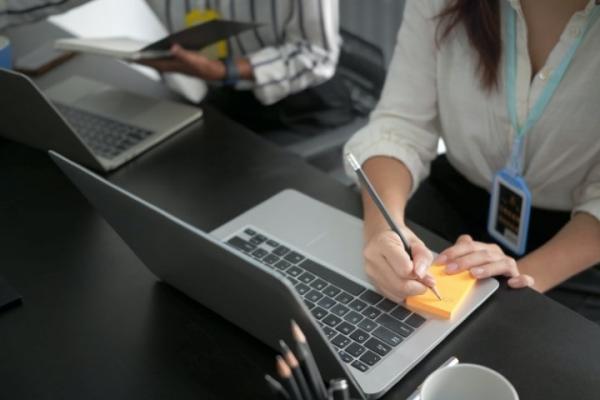 Boekhouding doen laptop Boekhouding doen laptop