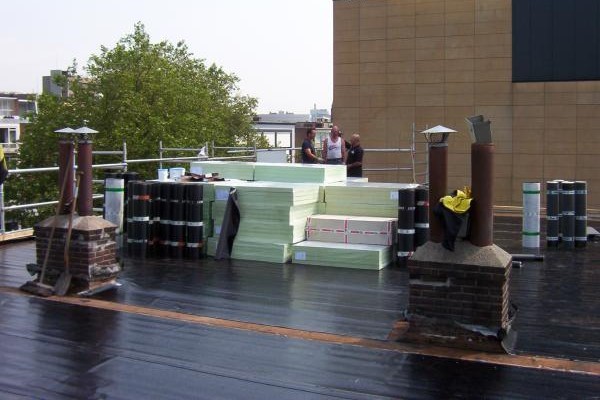 Een eigen dakdekkersbedrijf starten: wat moet je allemaal regelen?