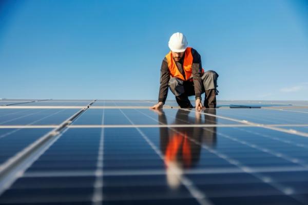 Redenen om voor zakelijke zonnepanelen te kiezen