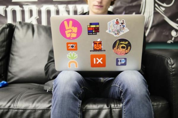 De impact van kleurenpsychologie op je stickerontwerp