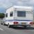 Auto met caravan